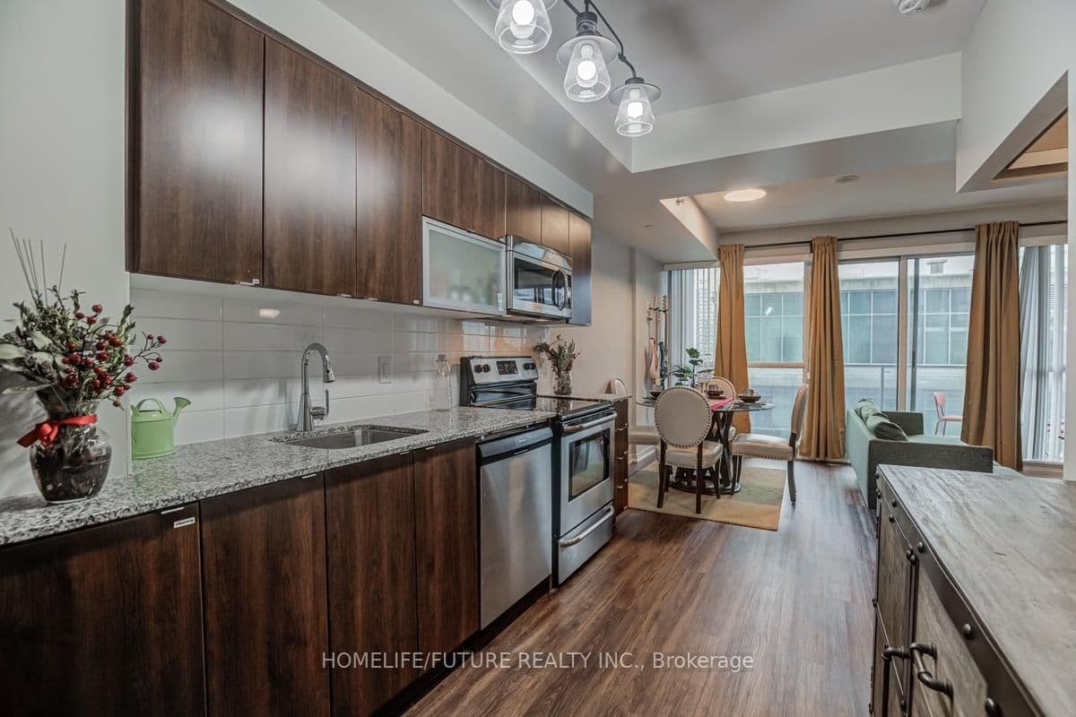 150 East Liberty Street, Unit 1605 thumbnail 6