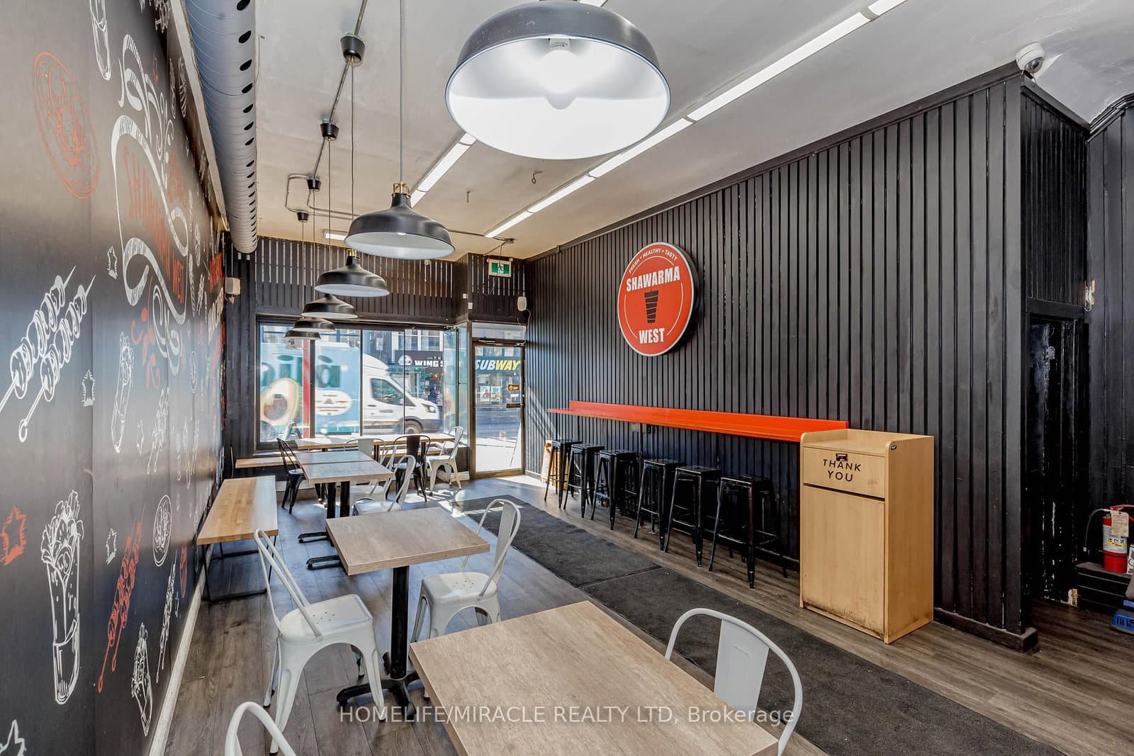 746 Queen Street thumbnail 5