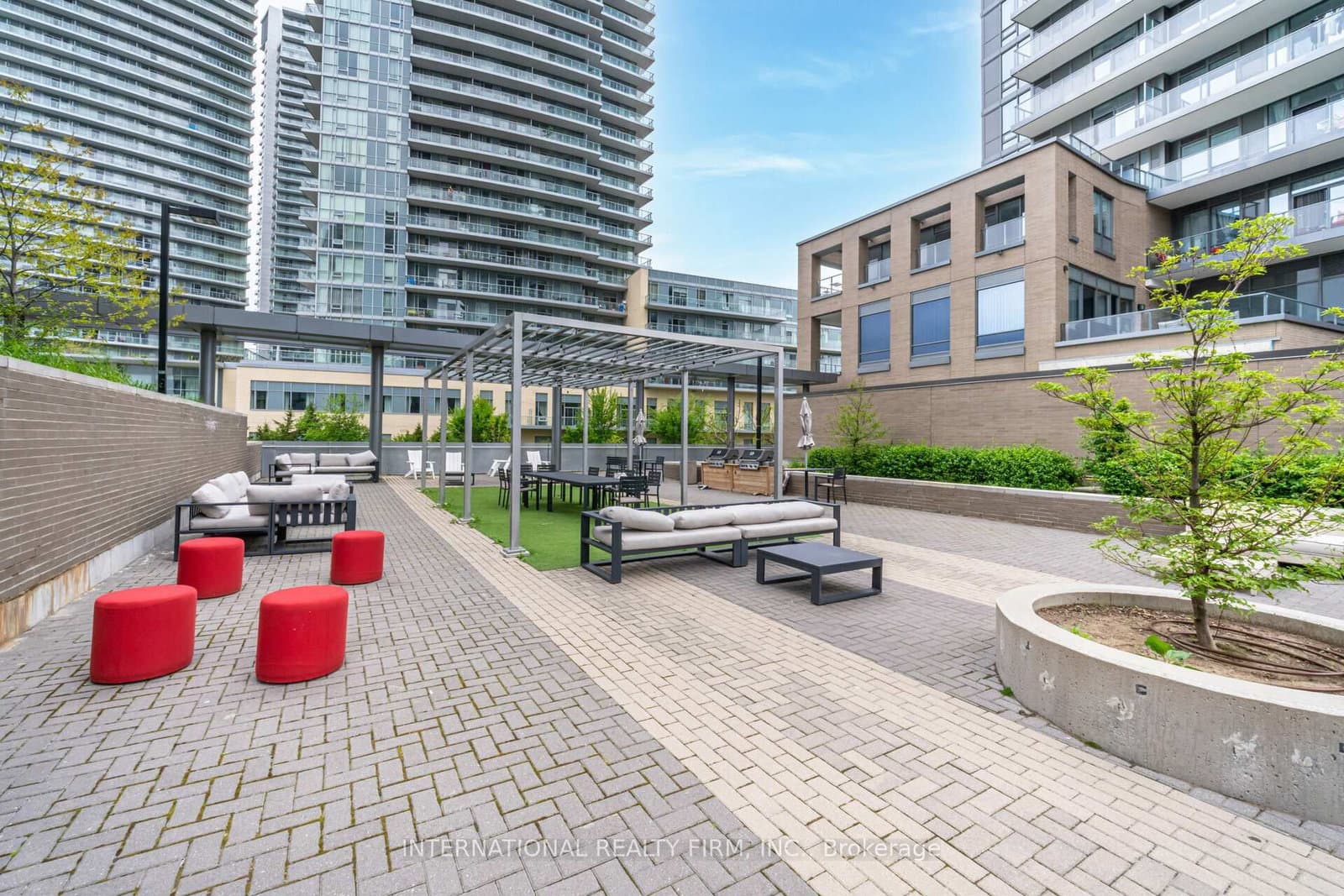 #303 - 52 Forest Manor Road