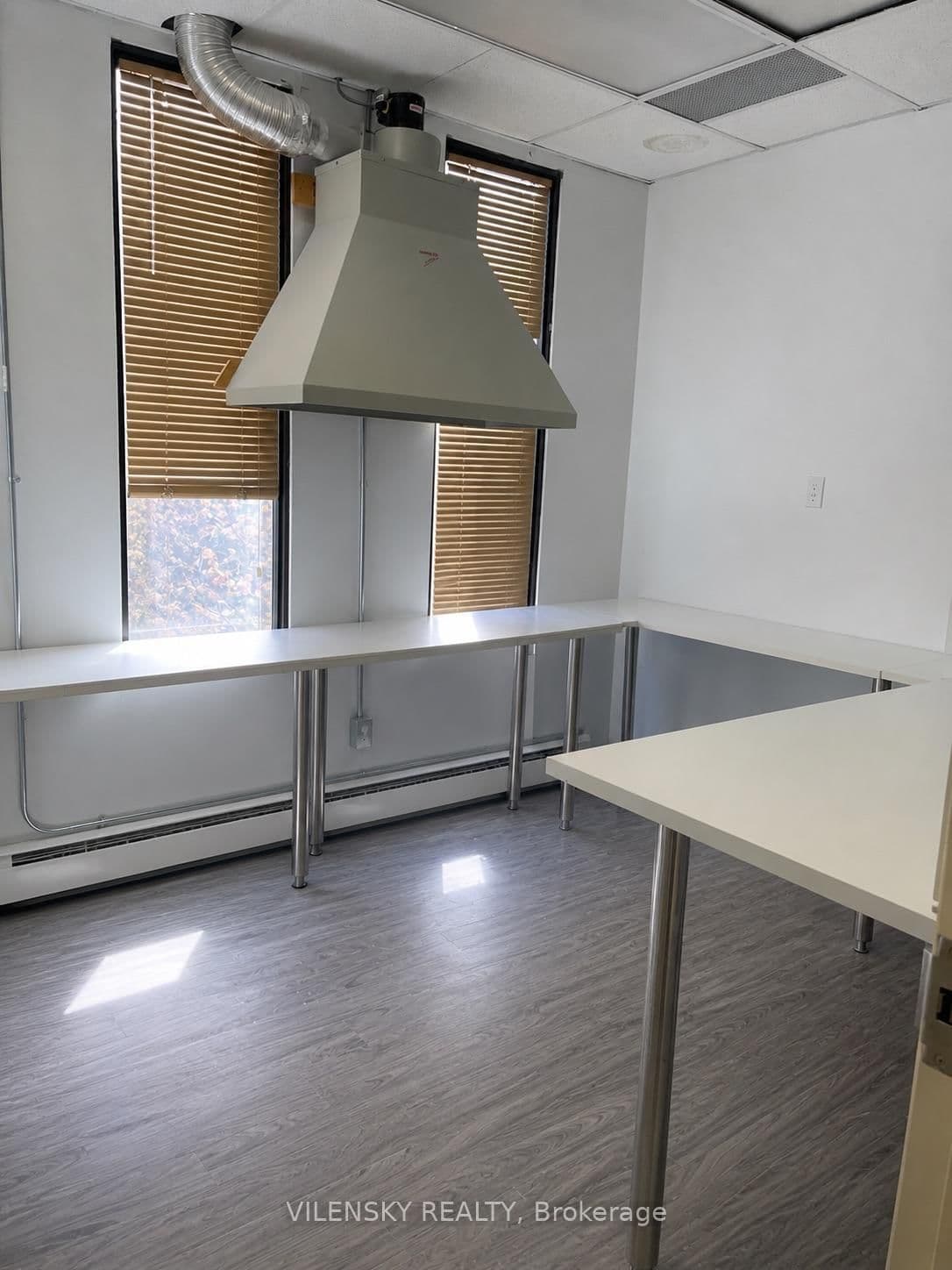 4430 Bathurst Street, Unit #312 thumbnail 2
