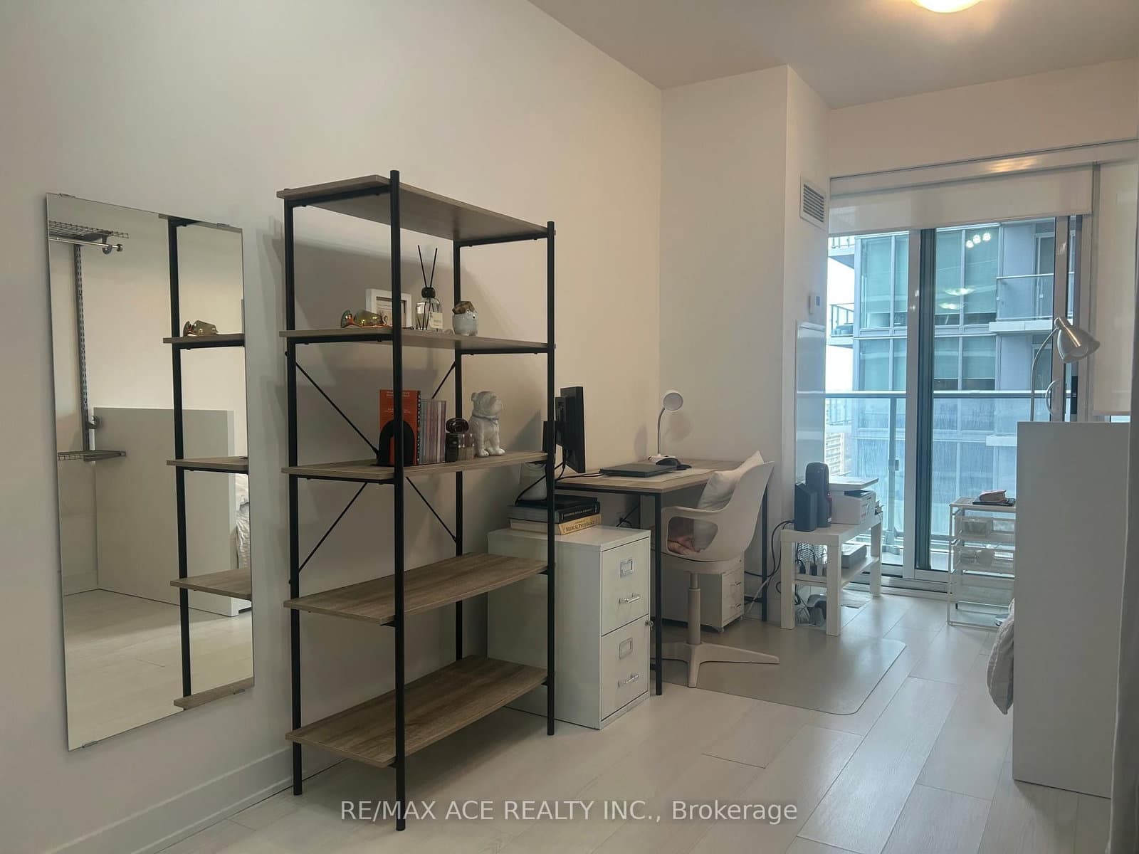 195 Redpath Avenue, Unit 2314 thumbnail 4