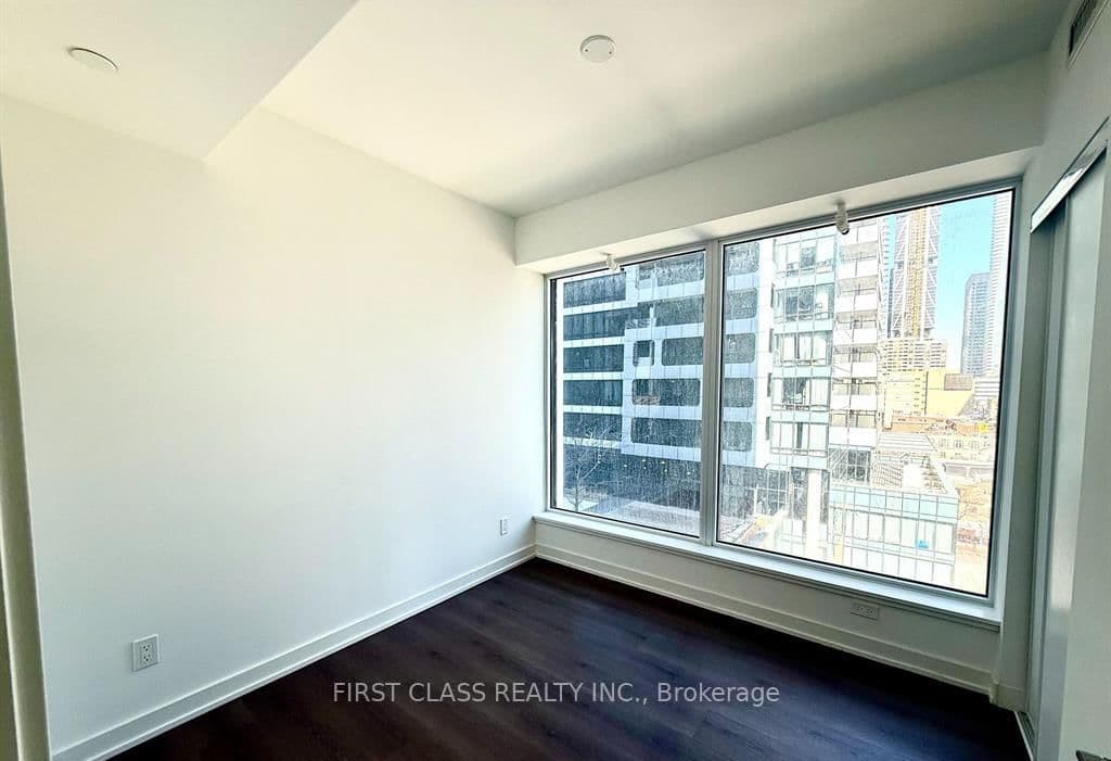 8 Wellesley Street W, Unit 905 thumbnail 15
