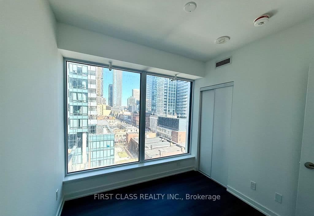 8 Wellesley Street W, Unit 905 thumbnail 16