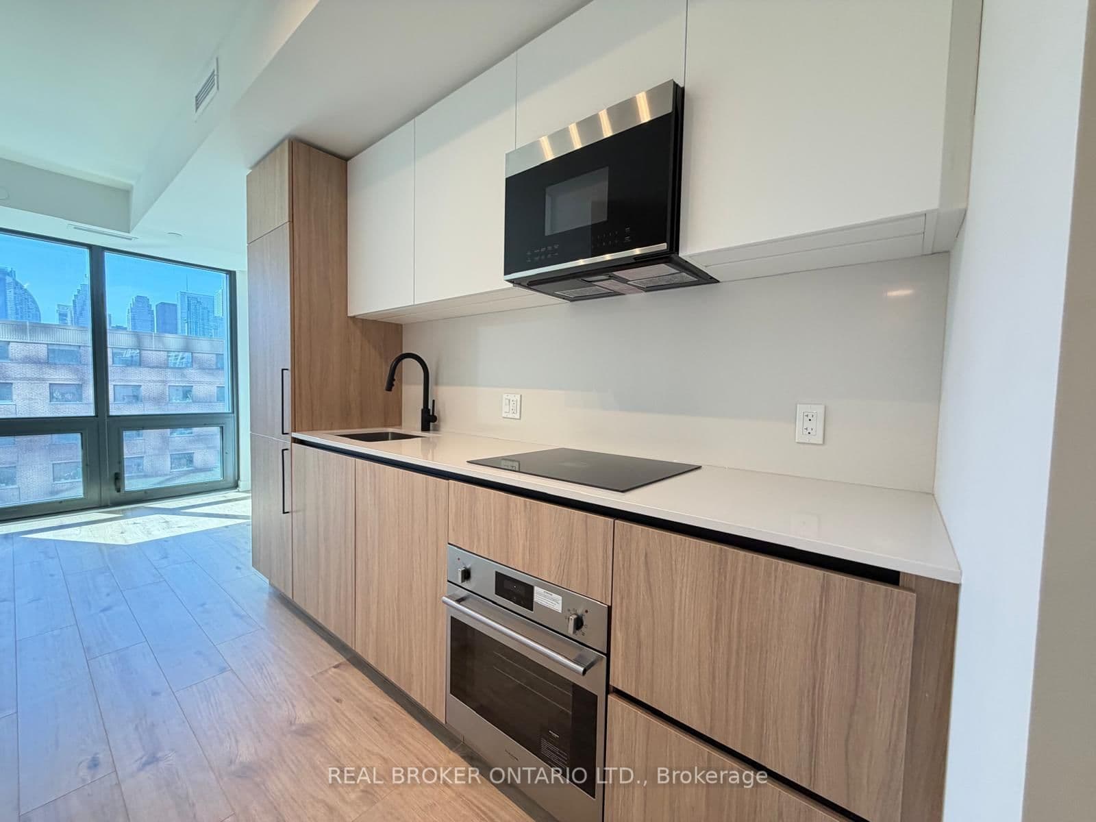 35 PARLIAMENT Street, Unit 724