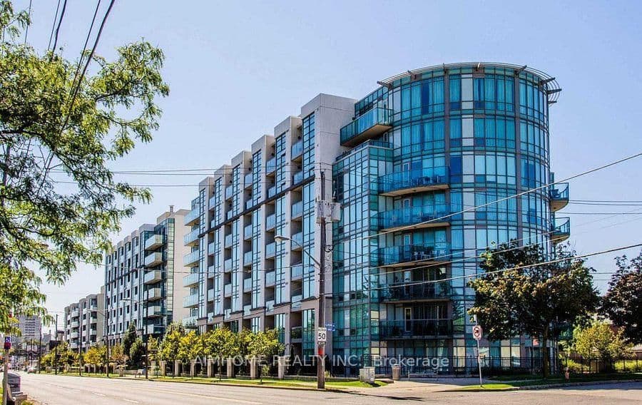 #410 - 3830 Bathurst Street