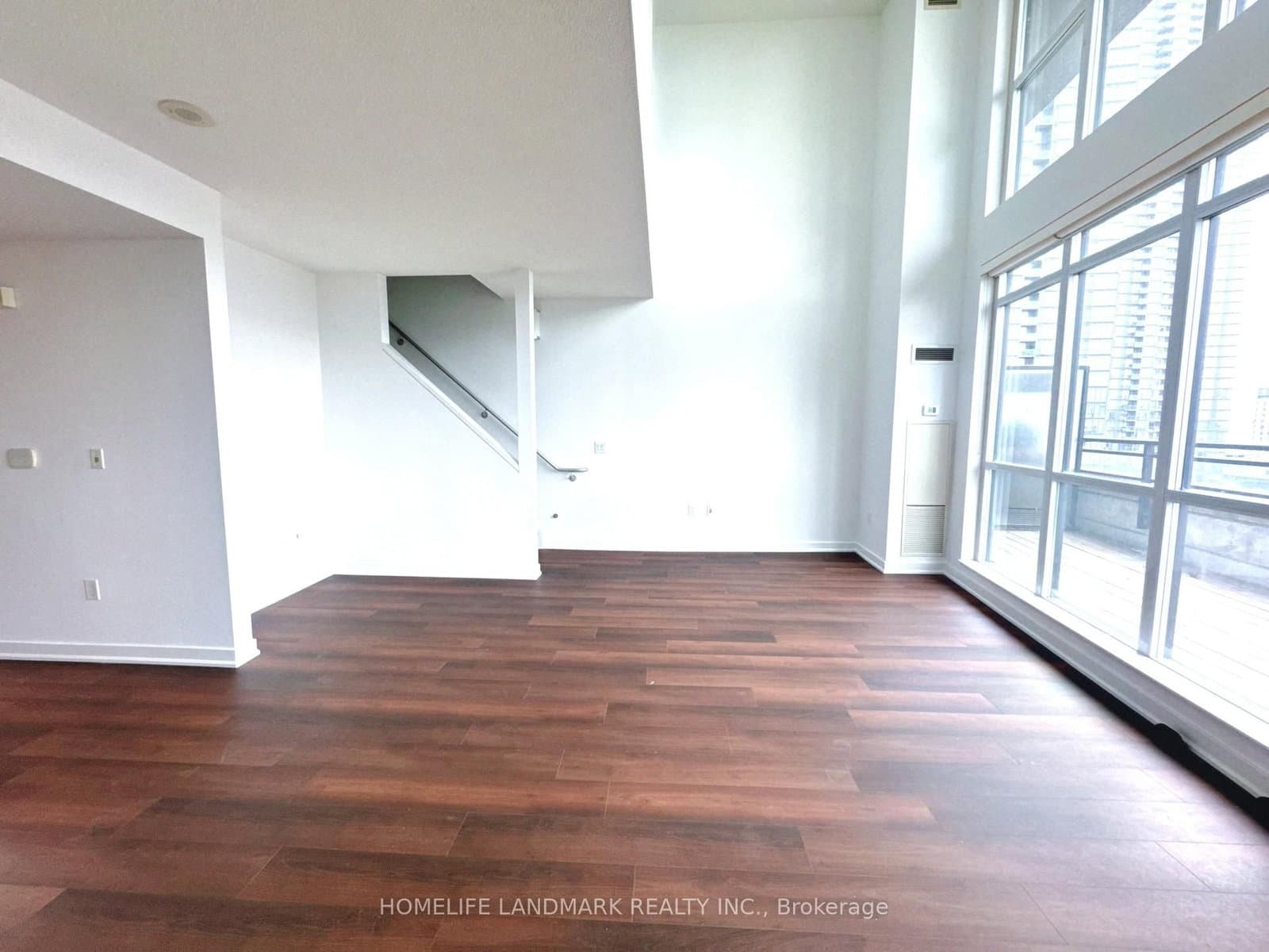 8 Telegram Mews, Unit 833 thumbnail 11