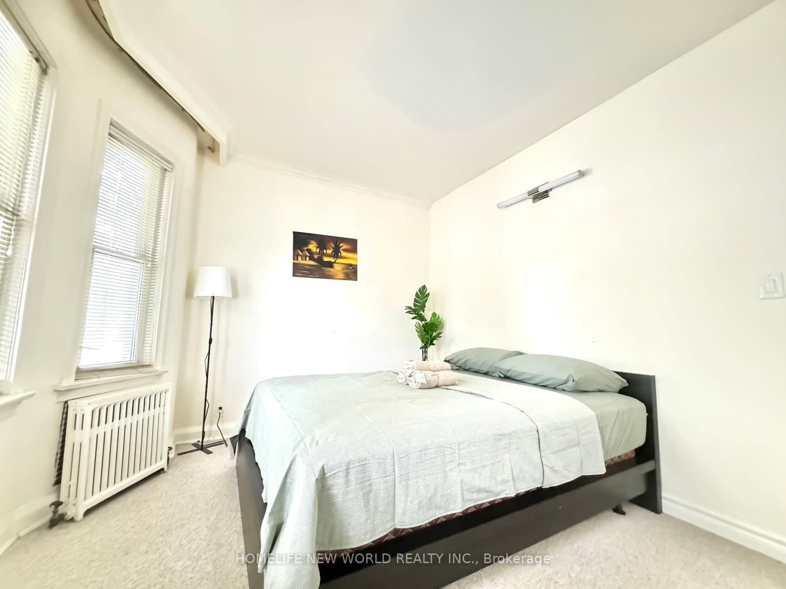 1563 Bathurst Street thumbnail 12