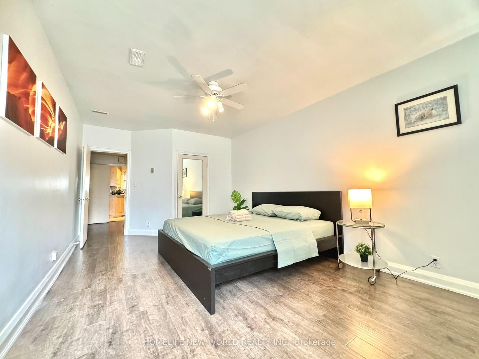 1563 Bathurst Street thumbnail 3