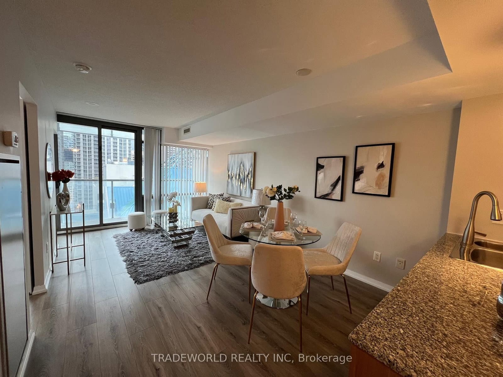 #1806 - 38 Grenville Street