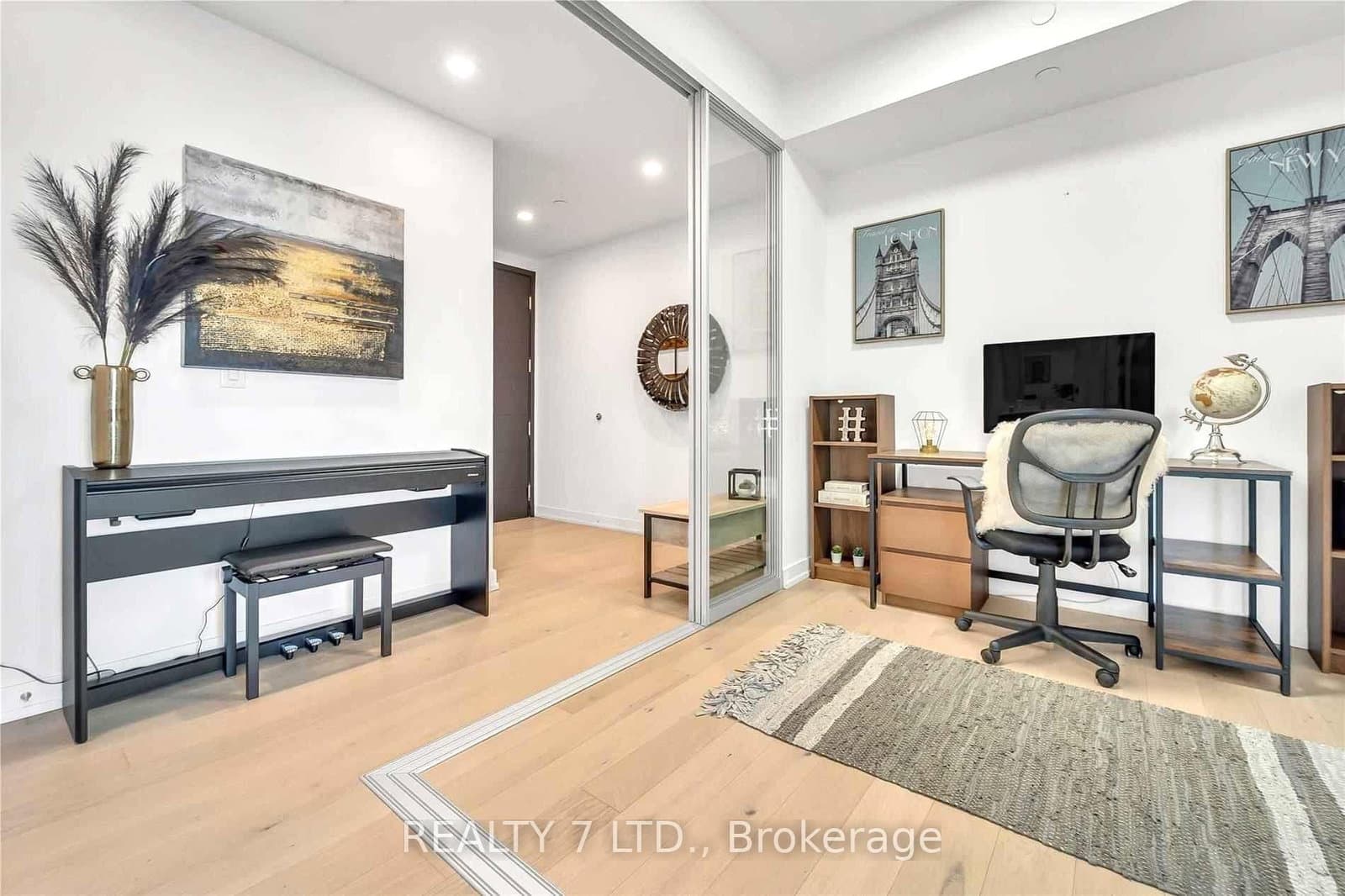 488 University Avenue, Unit 3902 thumbnail 10