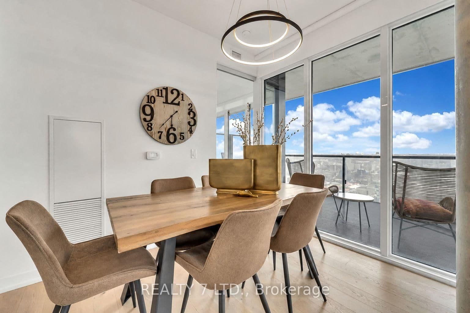 488 University Avenue, Unit 3902 thumbnail 15