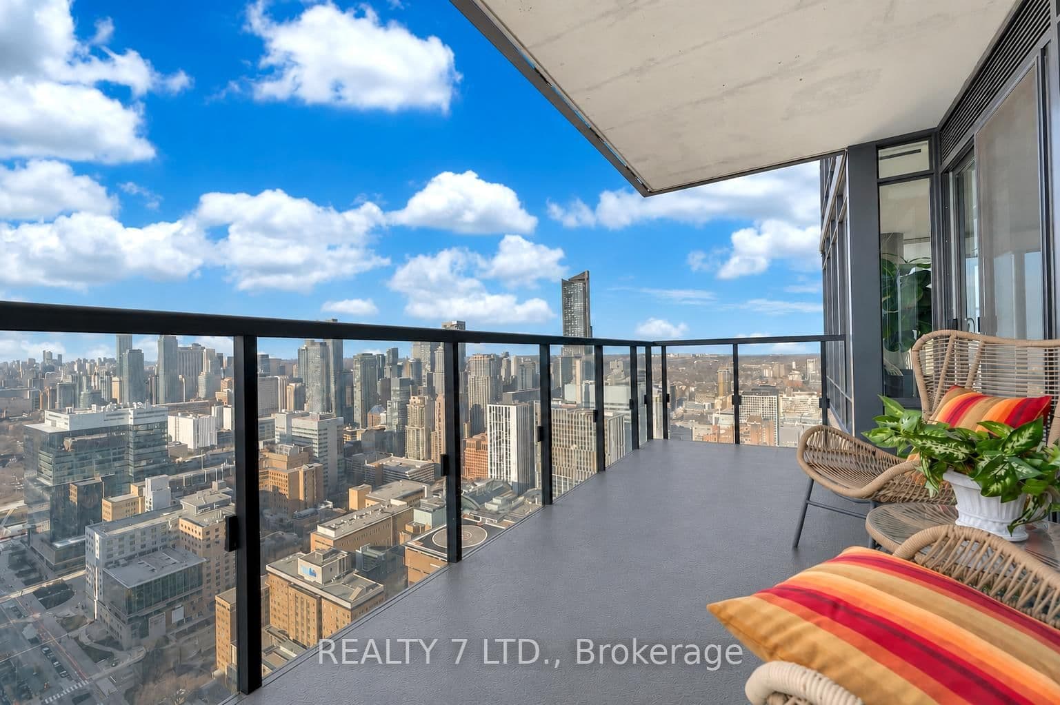 488 University Avenue, Unit 3902 thumbnail 24