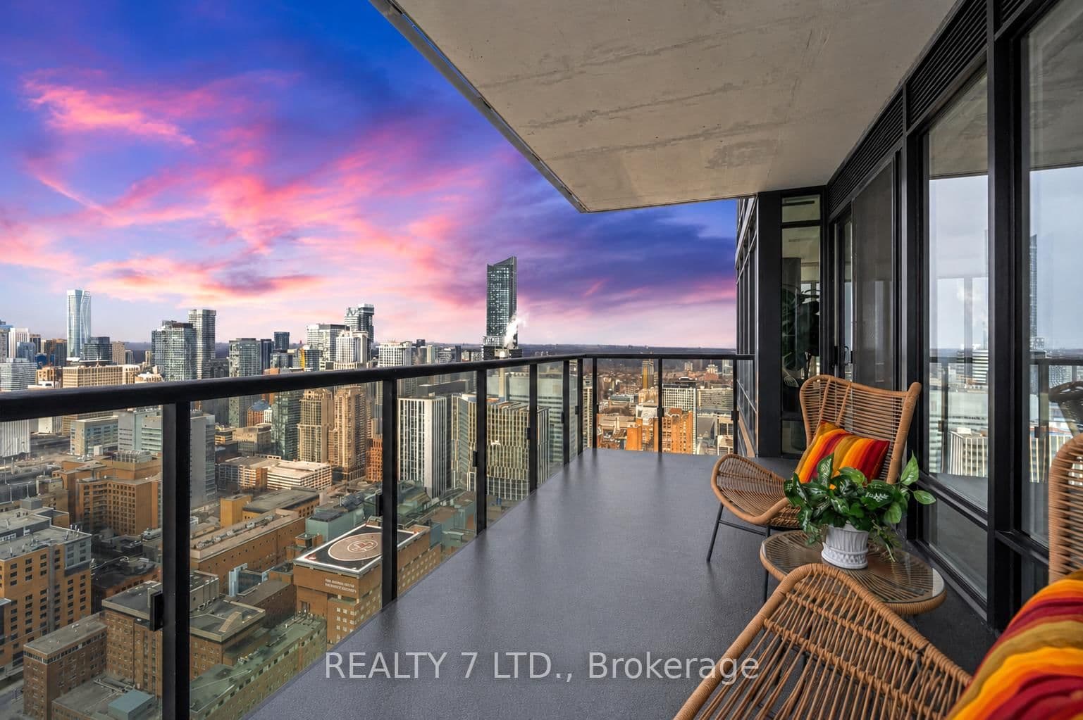 488 University Avenue, Unit 3902 thumbnail 25