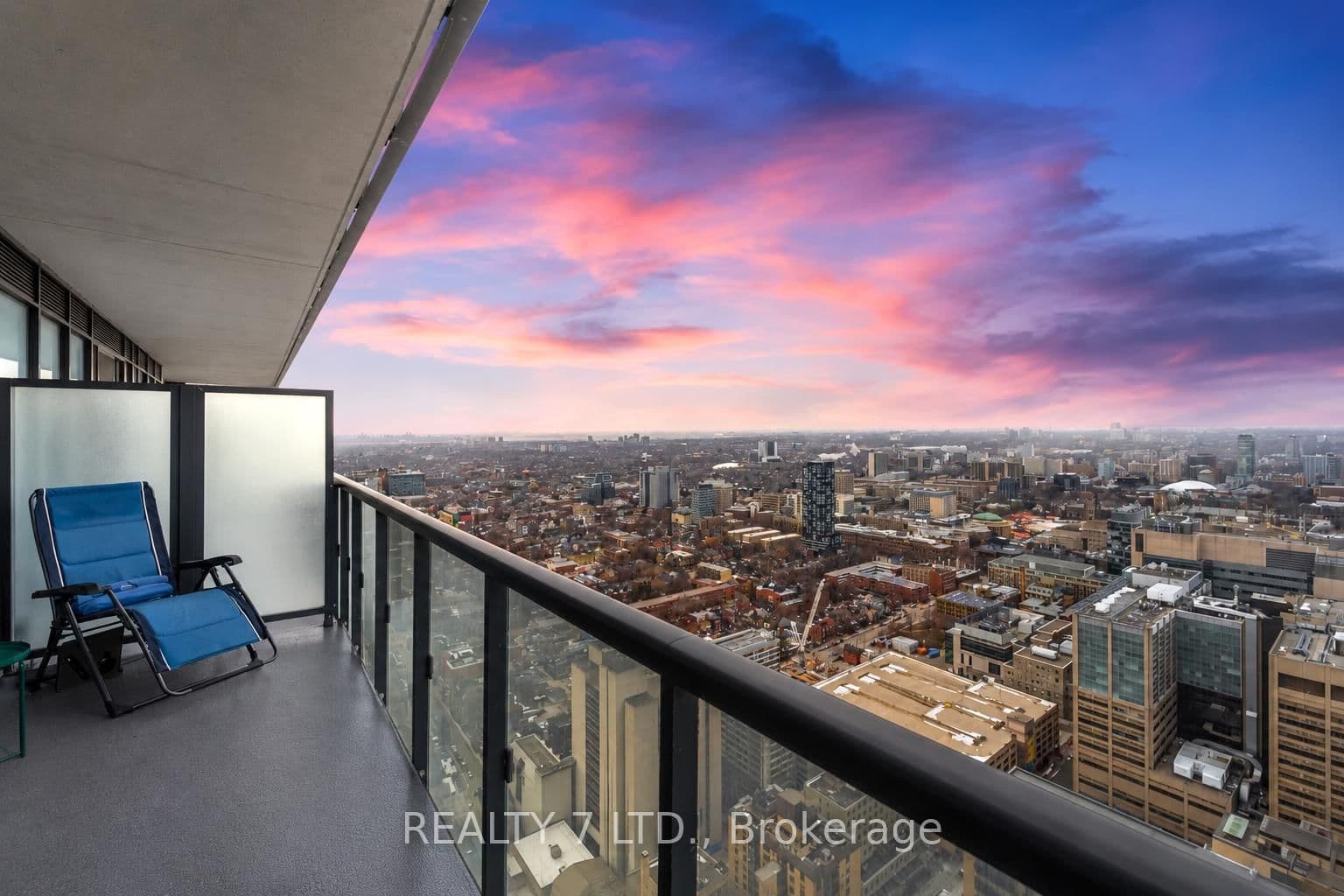 488 University Avenue, Unit 3902 thumbnail 27