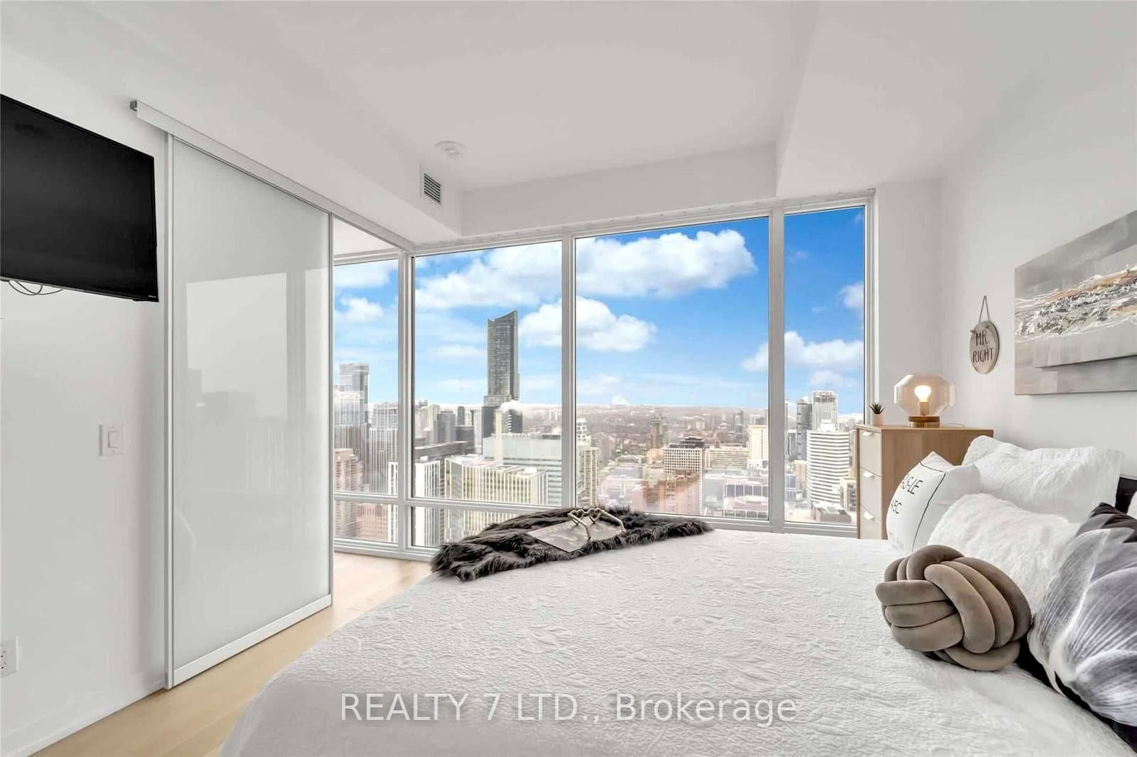488 University Avenue, Unit 3902 thumbnail 29