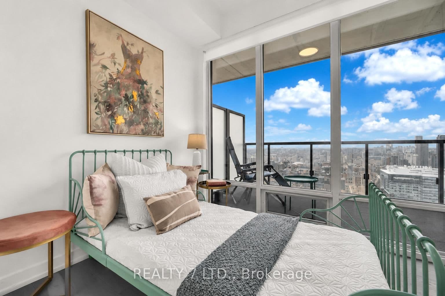 488 University Avenue, Unit 3902 thumbnail 33