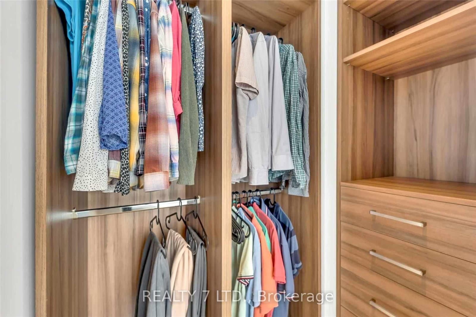 488 University Avenue, Unit 3902 thumbnail 35
