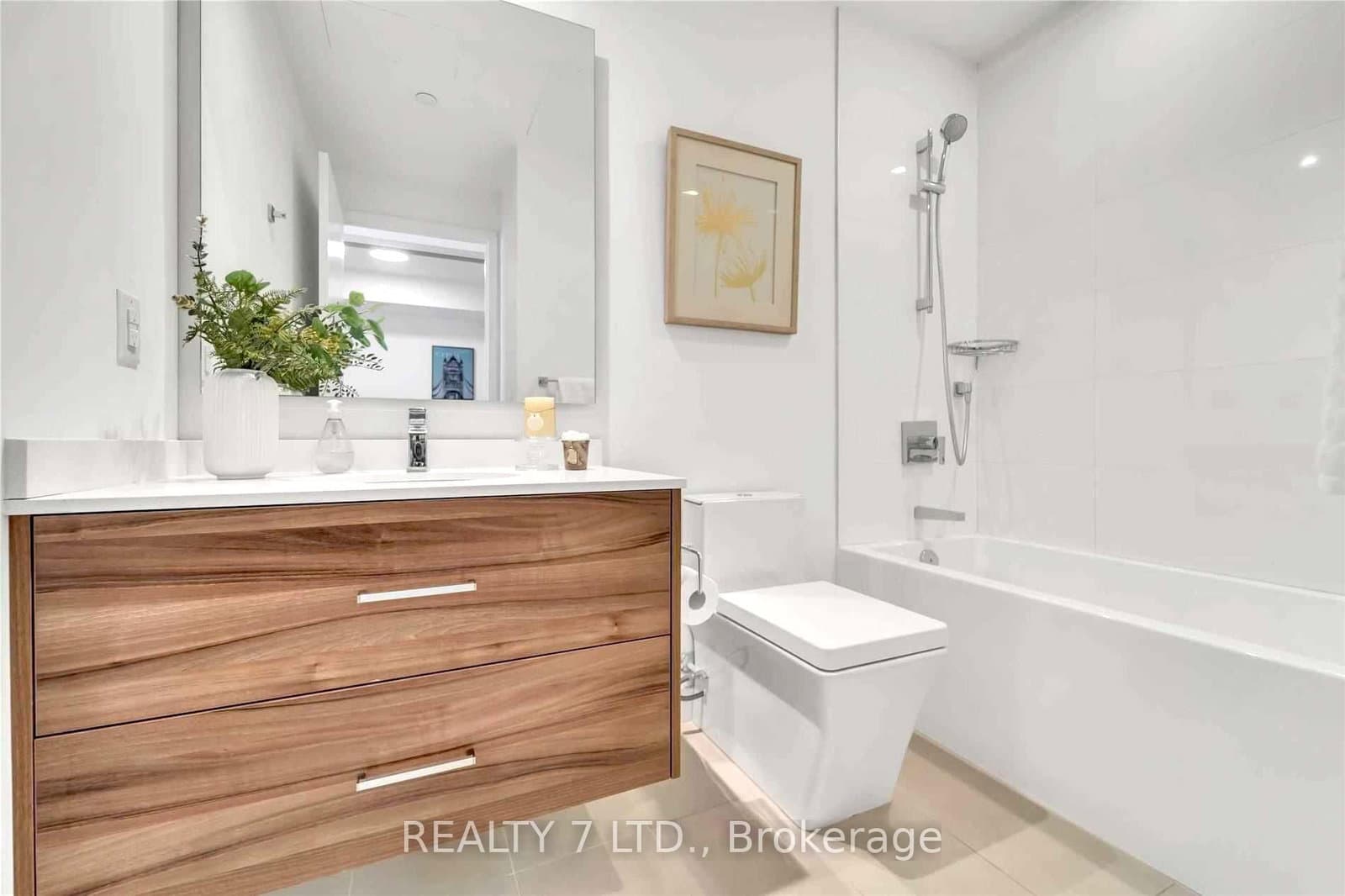 488 University Avenue, Unit 3902 thumbnail 36