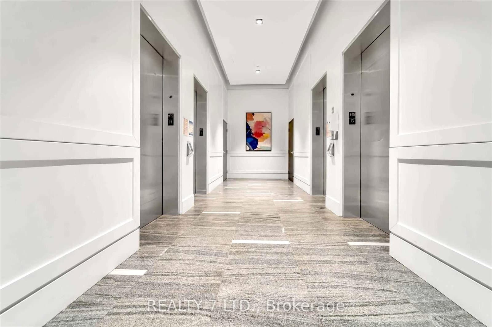 488 University Avenue, Unit 3902 thumbnail 6