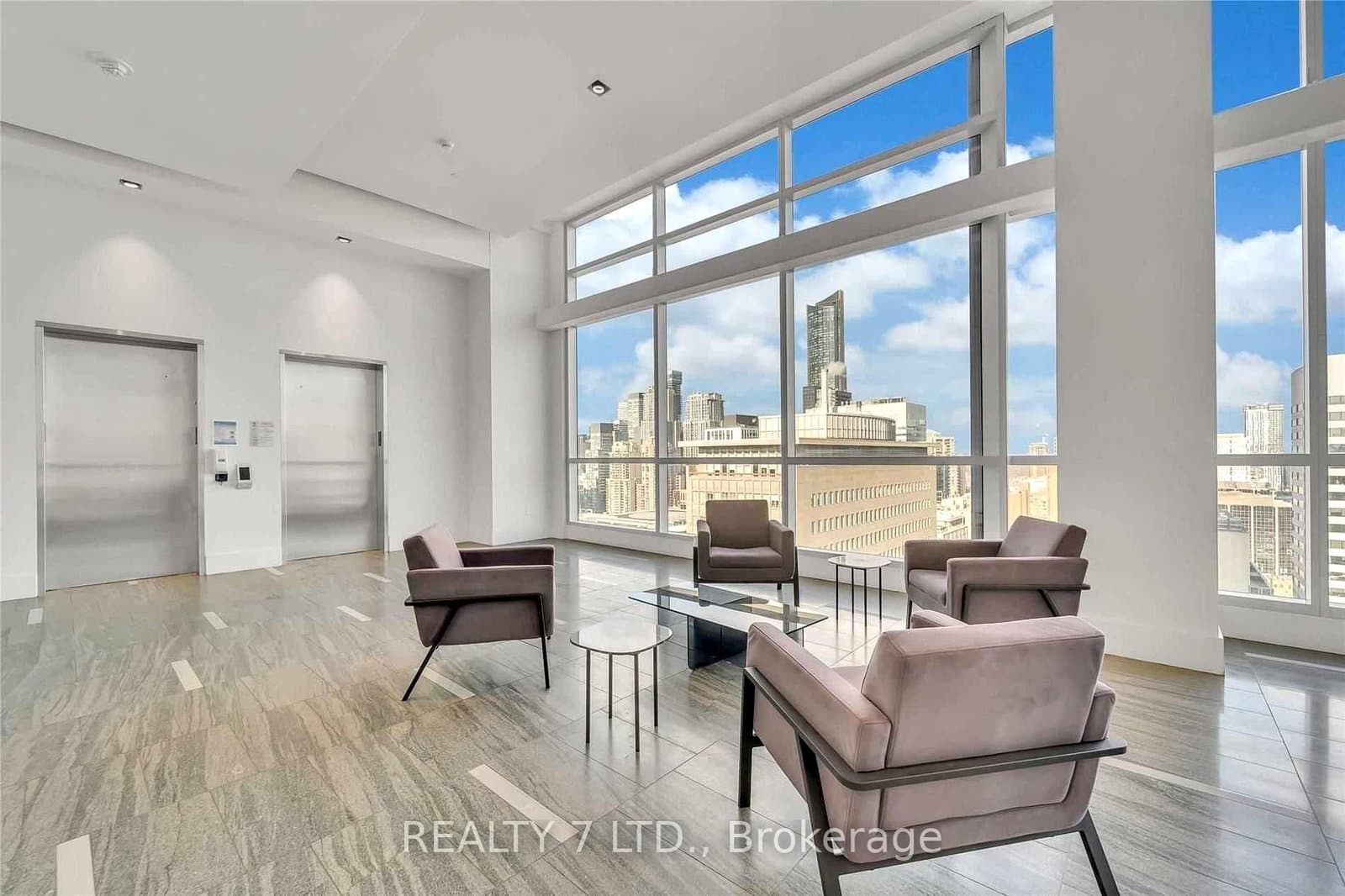 488 University Avenue, Unit 3902 thumbnail 7