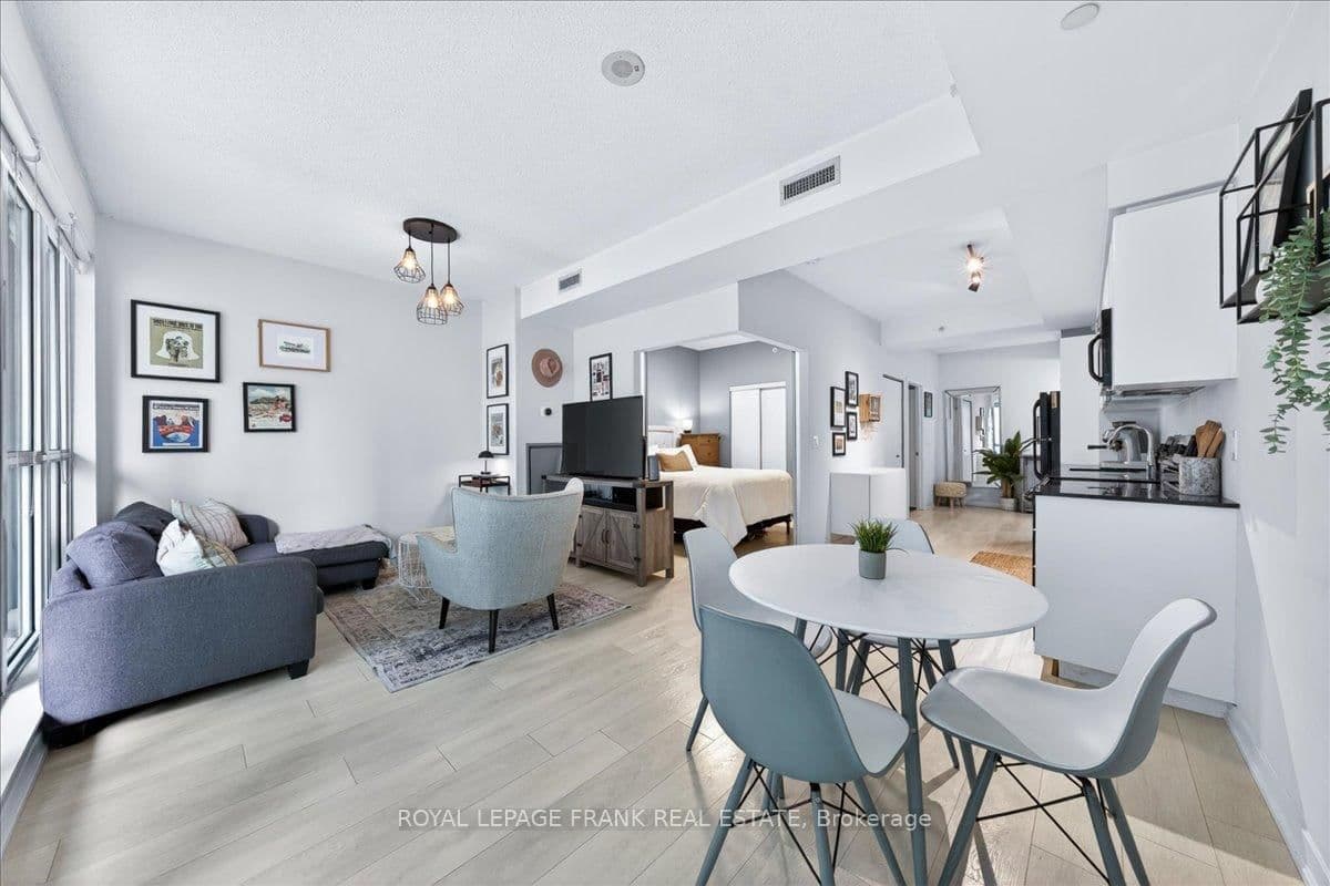 #405 - 150 East Liberty Street
