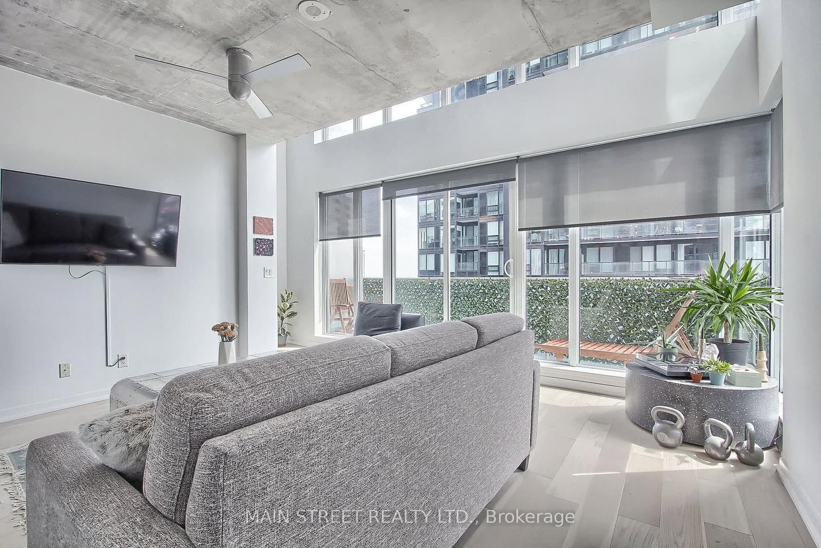 150 East Liberty Street, Unit 1213 thumbnail 13