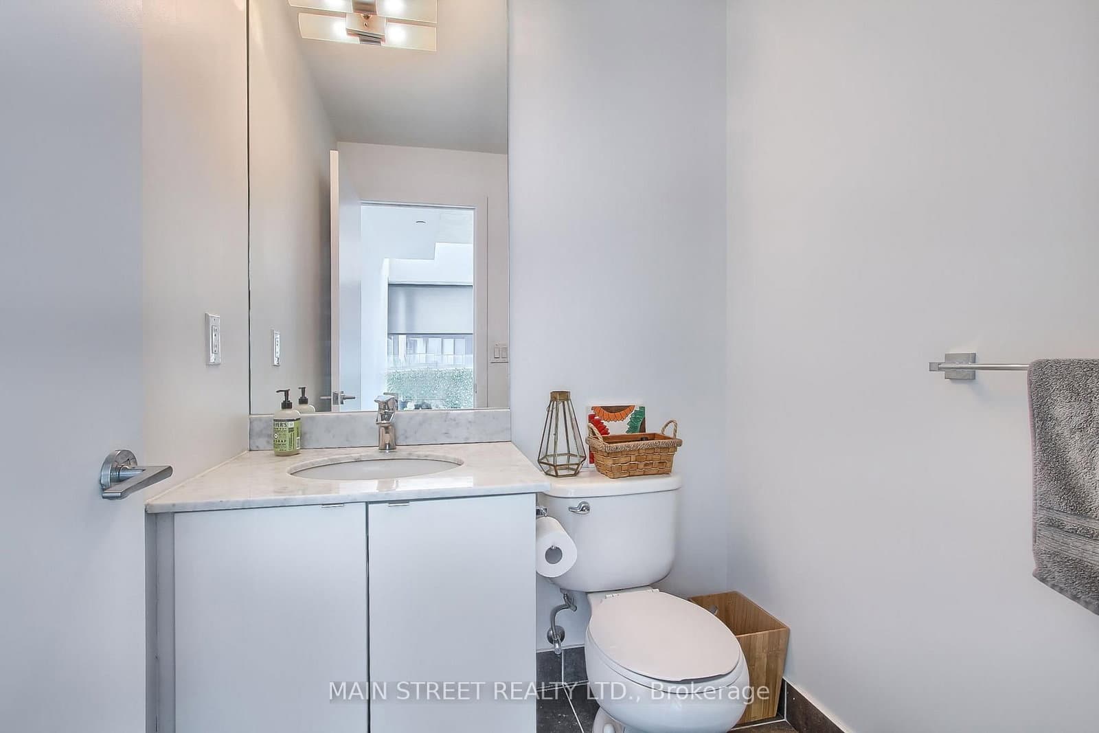 150 East Liberty Street, Unit 1213 thumbnail 16