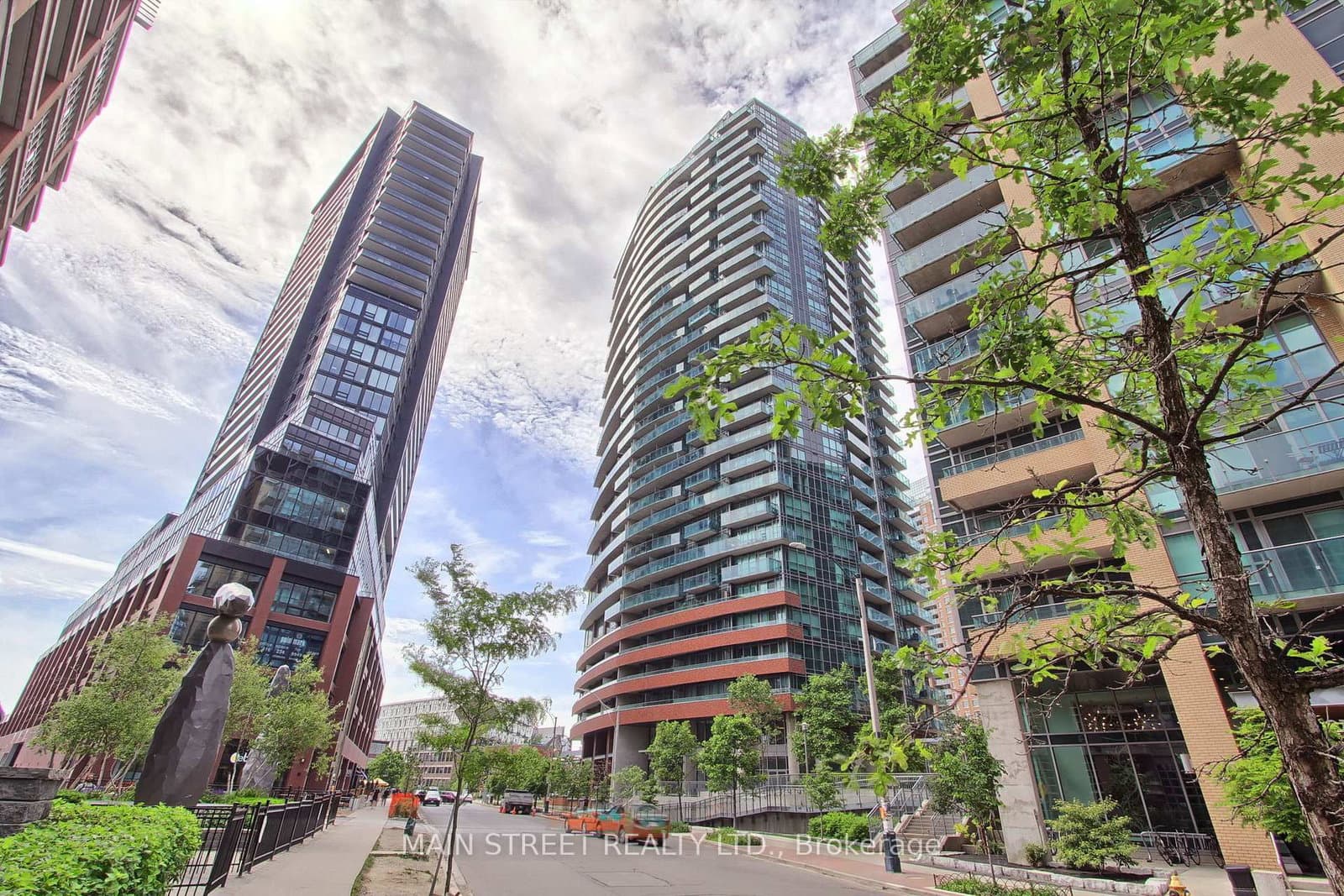 150 East Liberty Street, Unit 1213 thumbnail 2