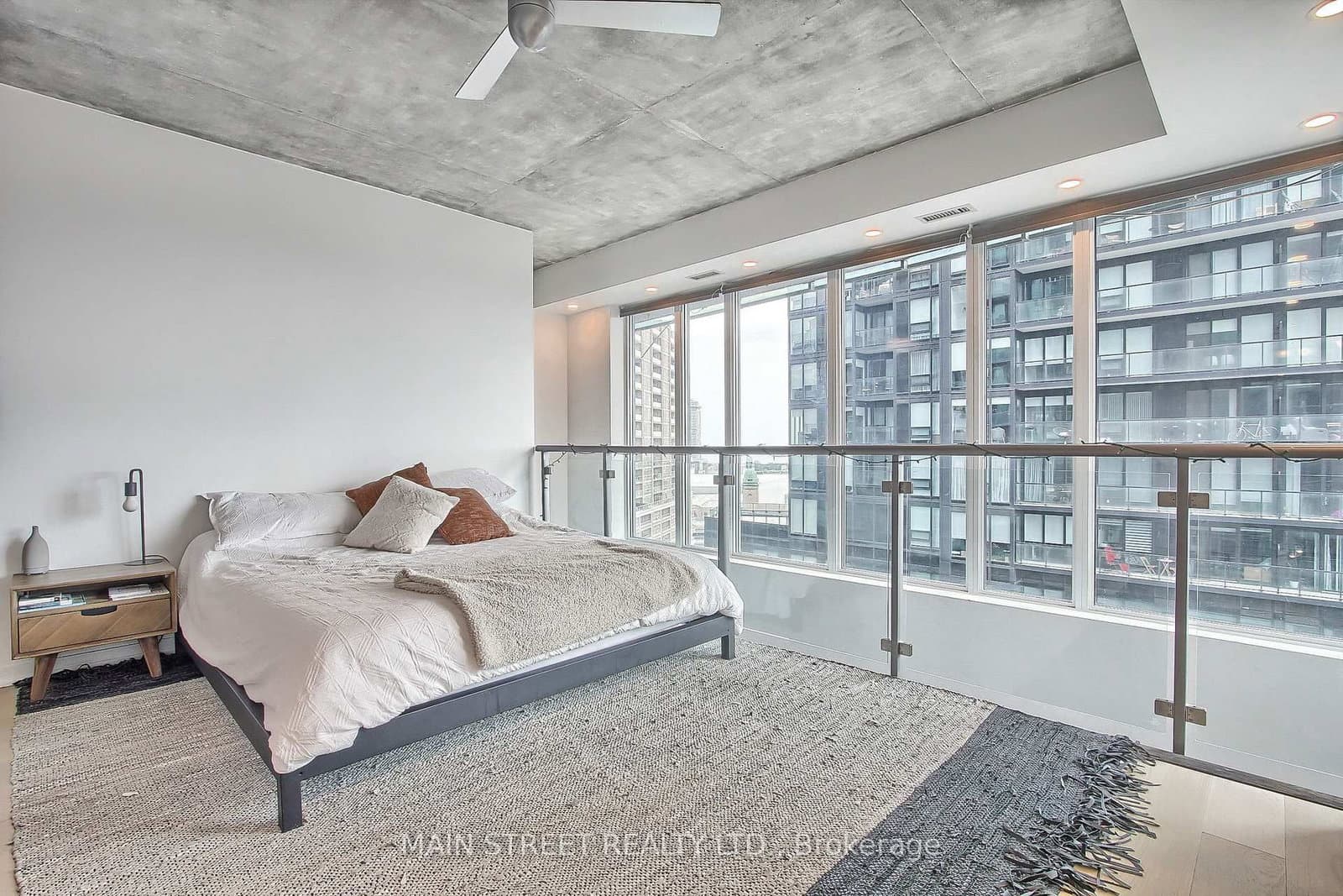 150 East Liberty Street, Unit 1213 thumbnail 21