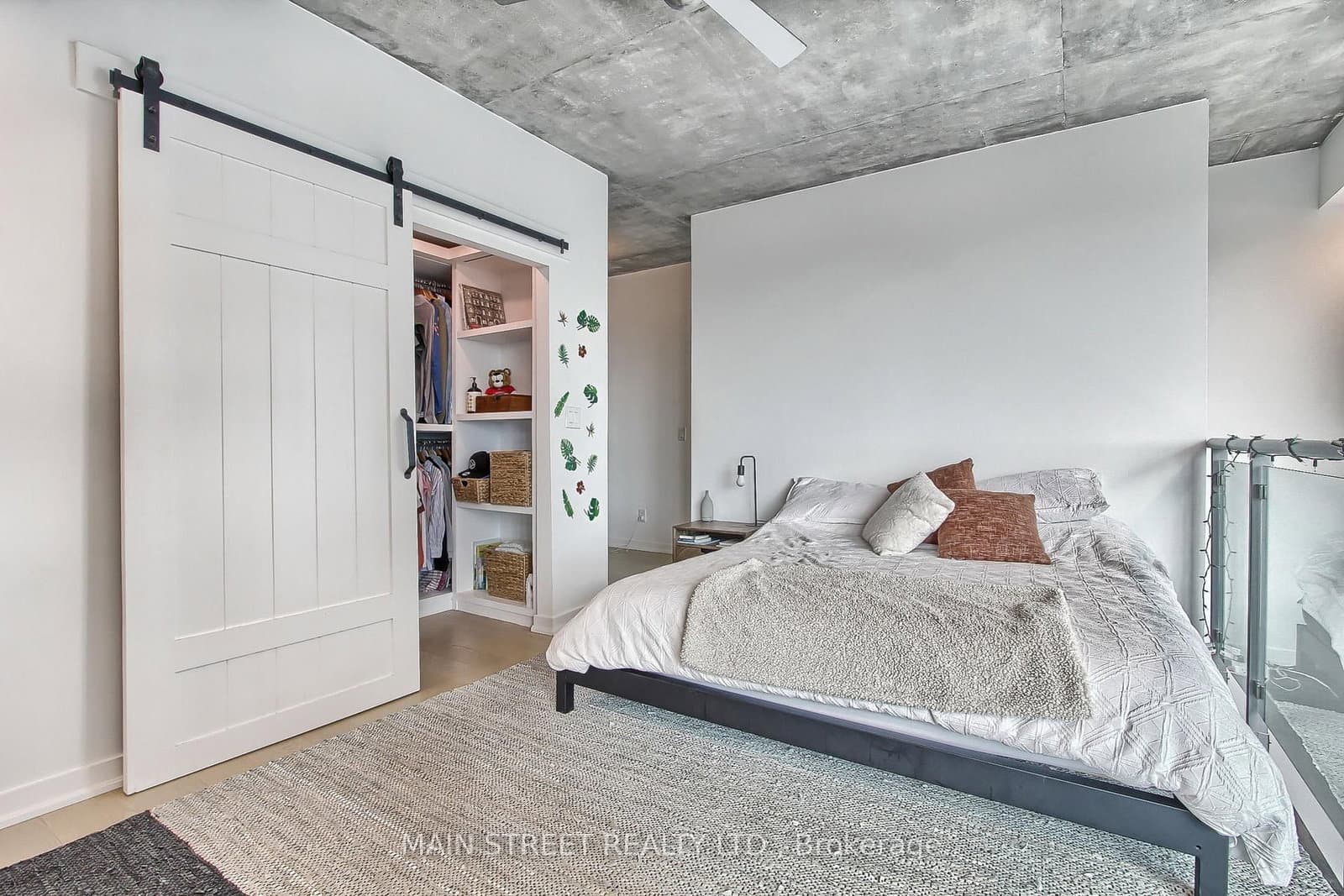 150 East Liberty Street, Unit 1213 thumbnail 23