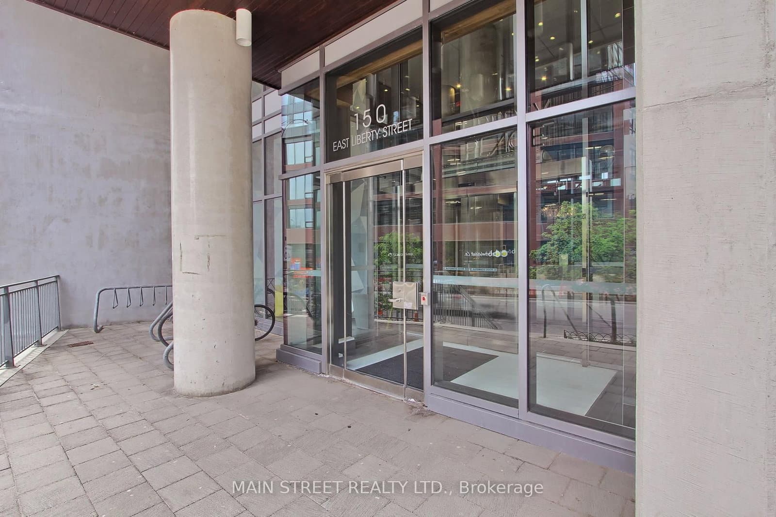 150 East Liberty Street, Unit 1213 thumbnail 3