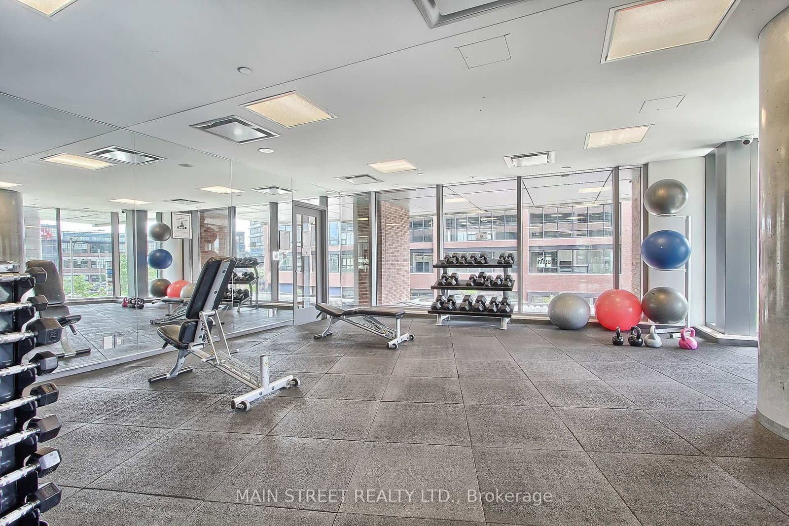 150 East Liberty Street, Unit 1213 thumbnail 38
