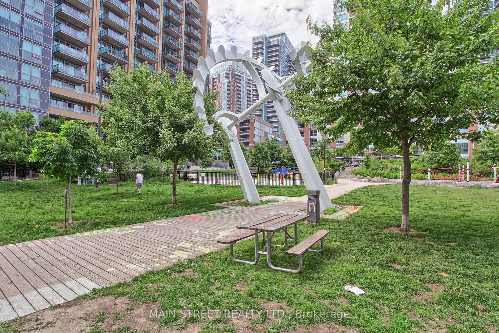 150 East Liberty Street, Unit 1213 thumbnail 48