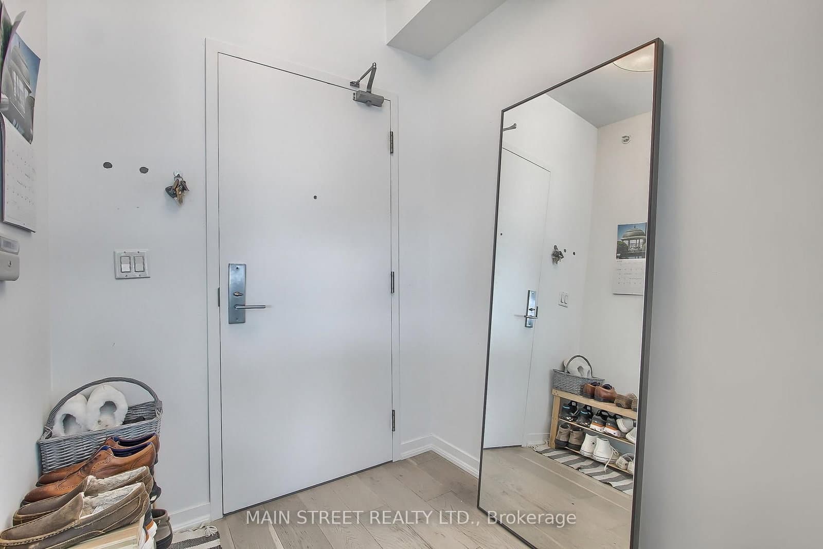 150 East Liberty Street, Unit 1213 thumbnail 6