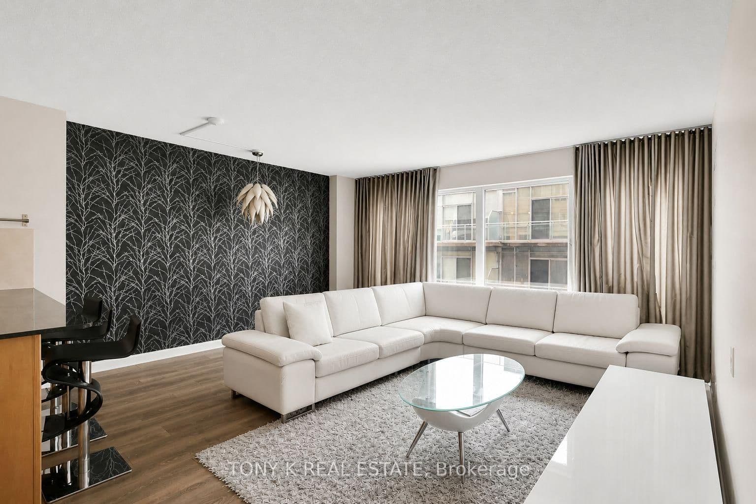 #2113 - 210 Victoria Street