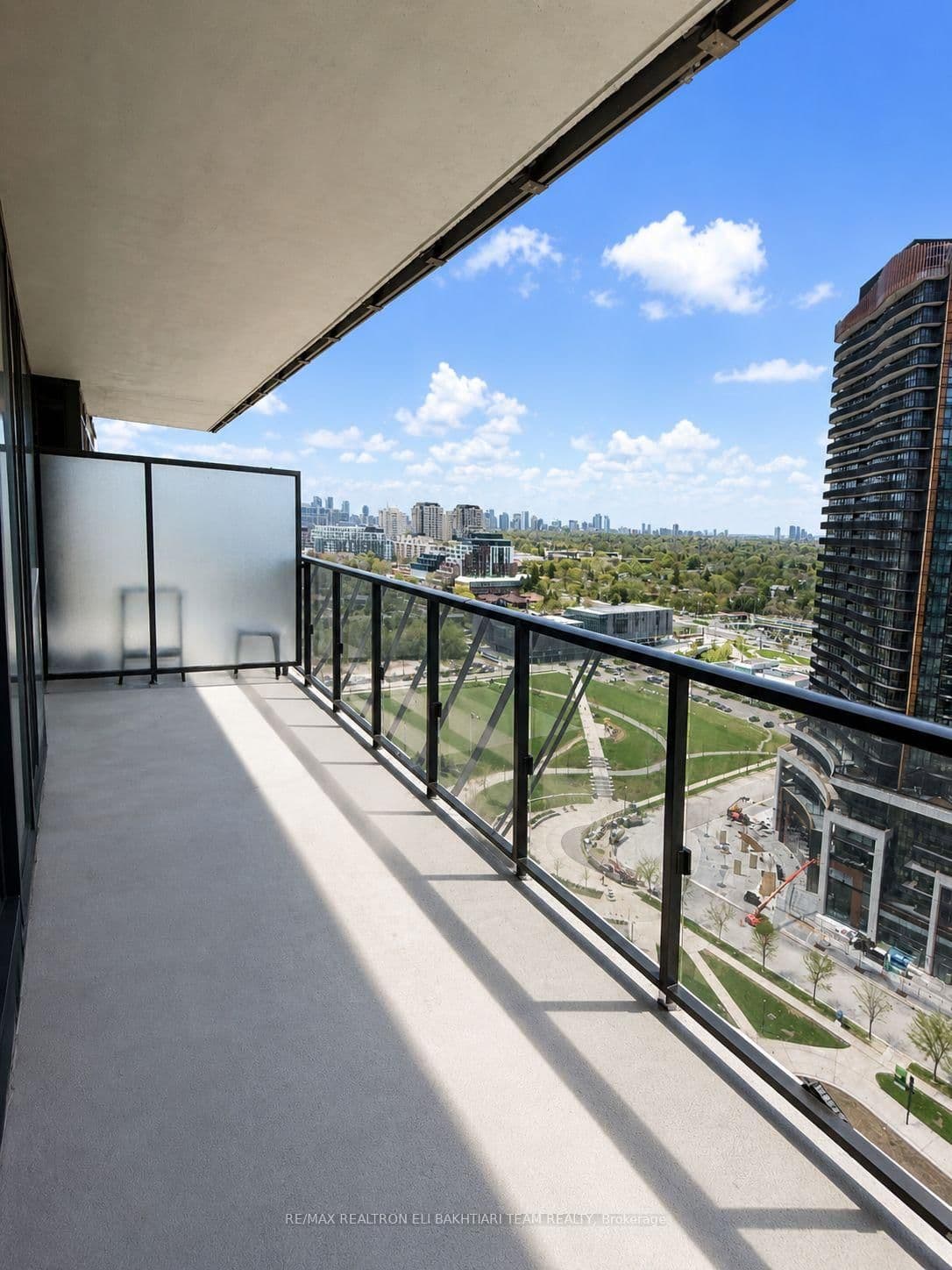 95 McMahon Drive, Unit 2511 thumbnail 21