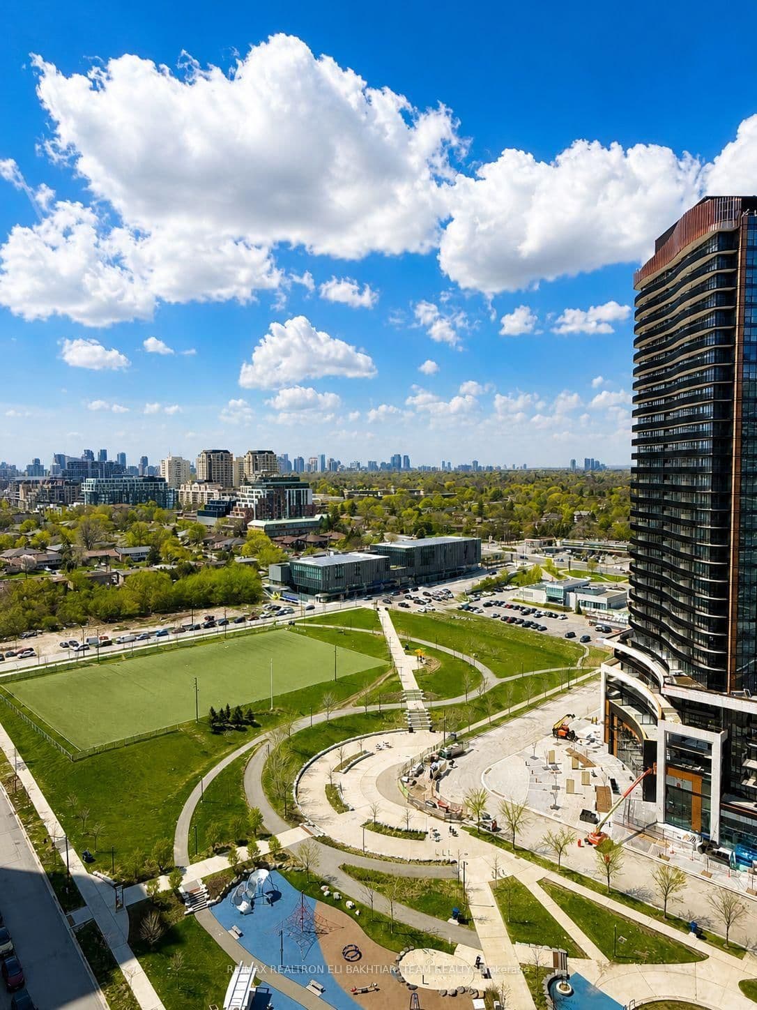 95 McMahon Drive, Unit 2511 thumbnail 22