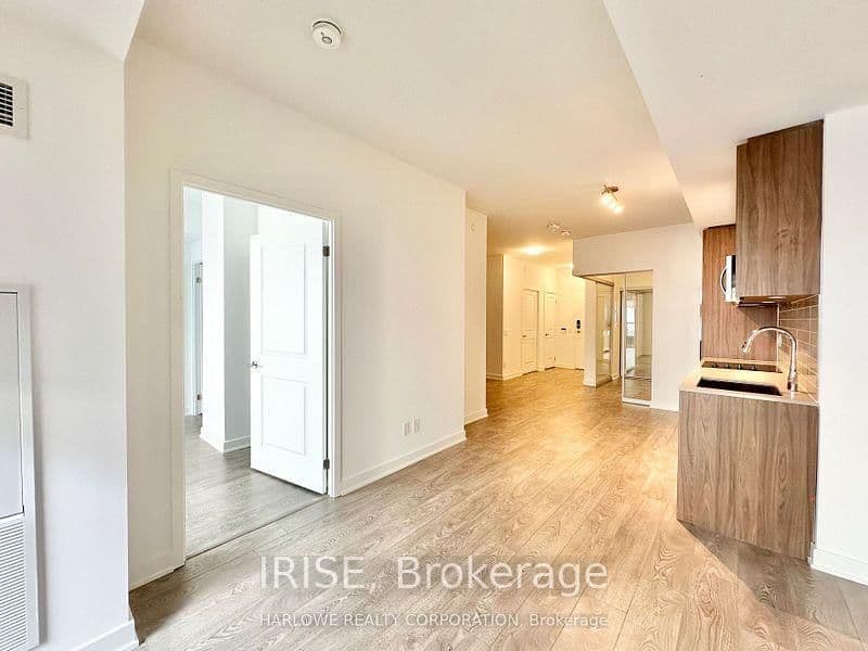 543 Richmond Street W, Unit 408 thumbnail 9