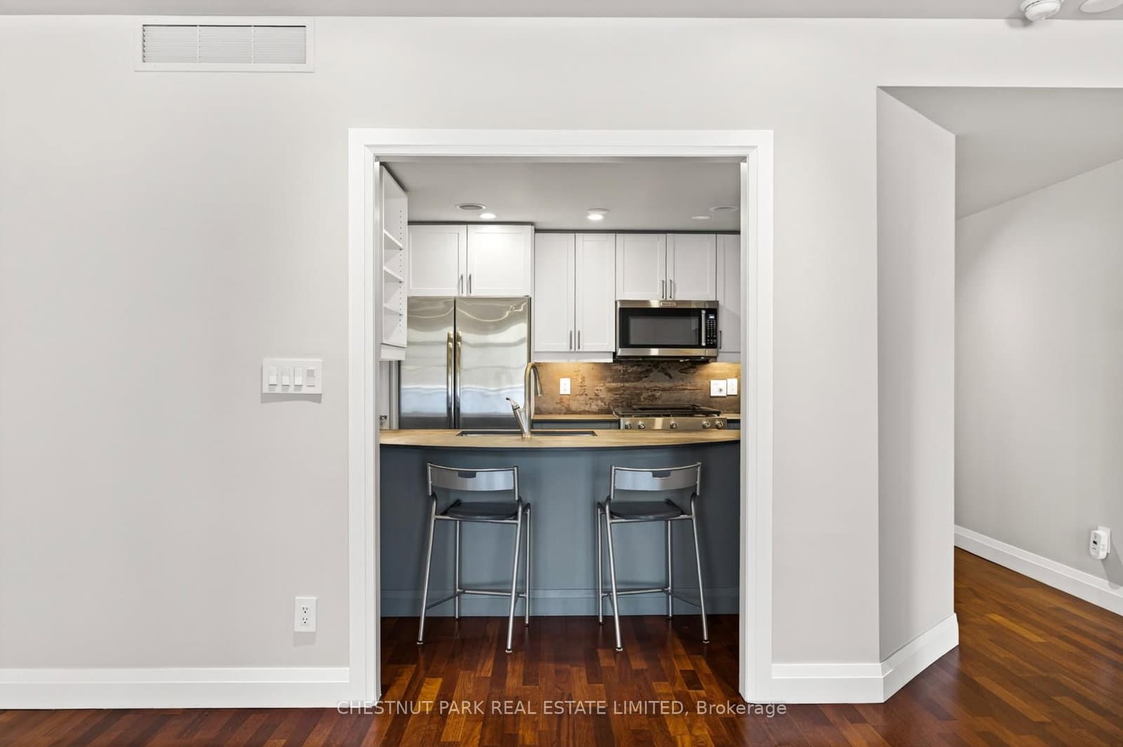 21 Shaftesbury Avenue, Unit 203 thumbnail 22