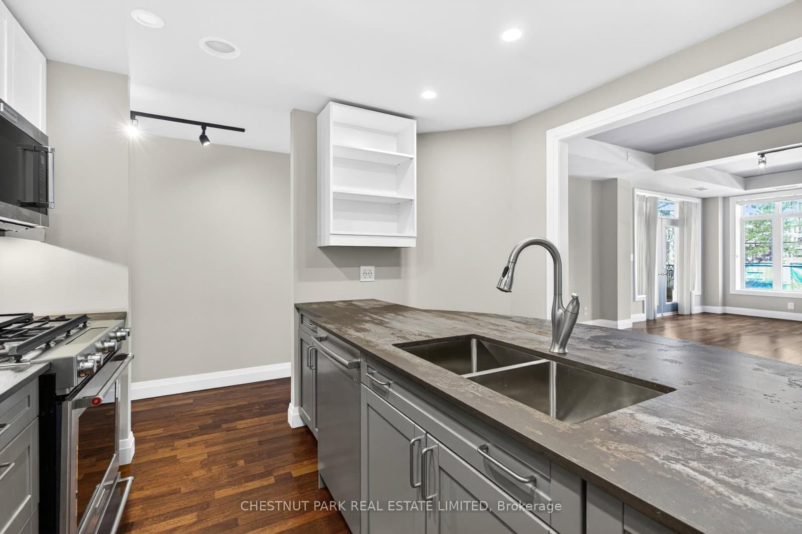 21 Shaftesbury Avenue, Unit 203 thumbnail 27