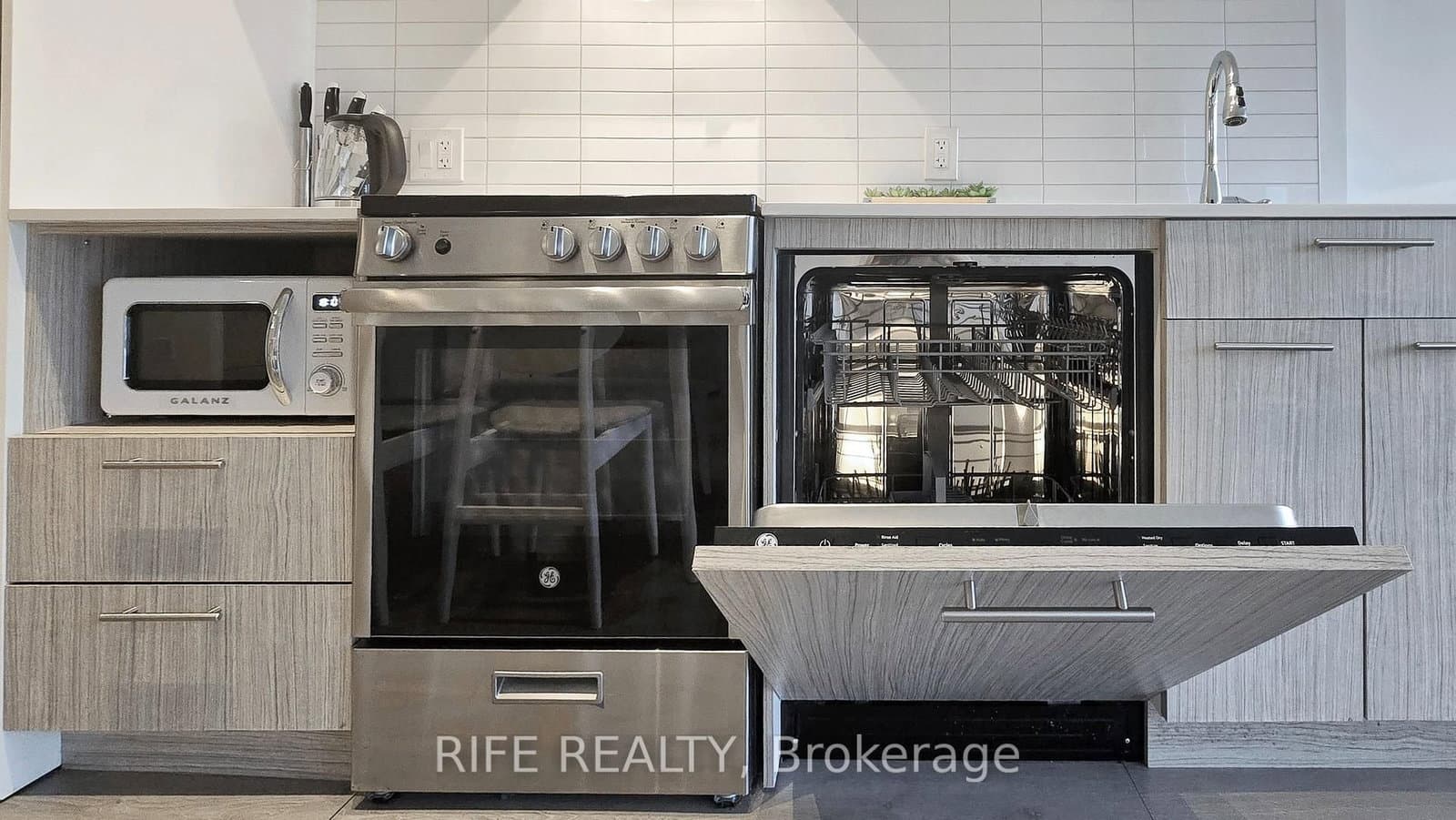 251 Jarvis Street, Unit 830 thumbnail 17