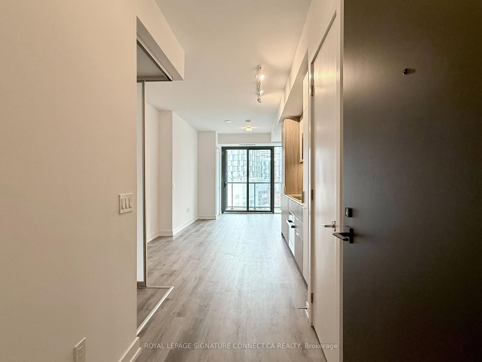 28 Eastern Avenue, Unit 523