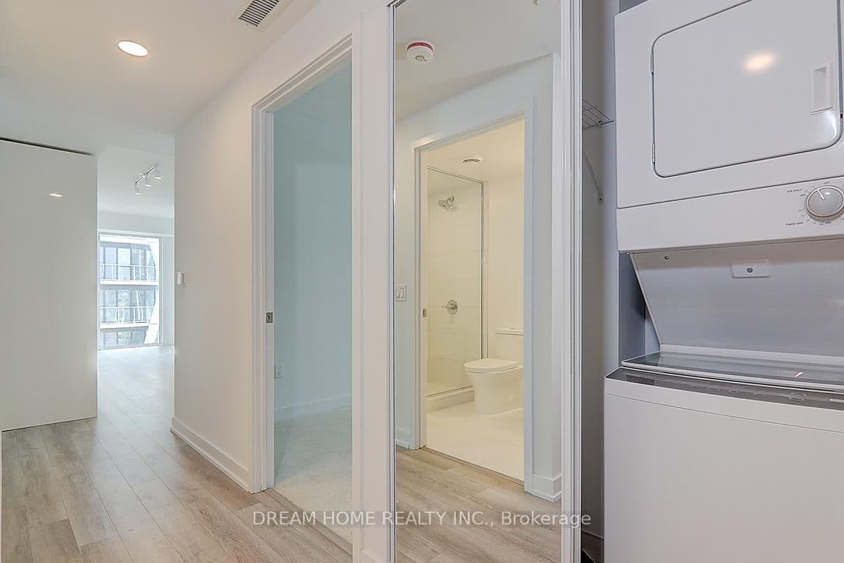 238 Simcoe Street, Unit 1608 thumbnail 5