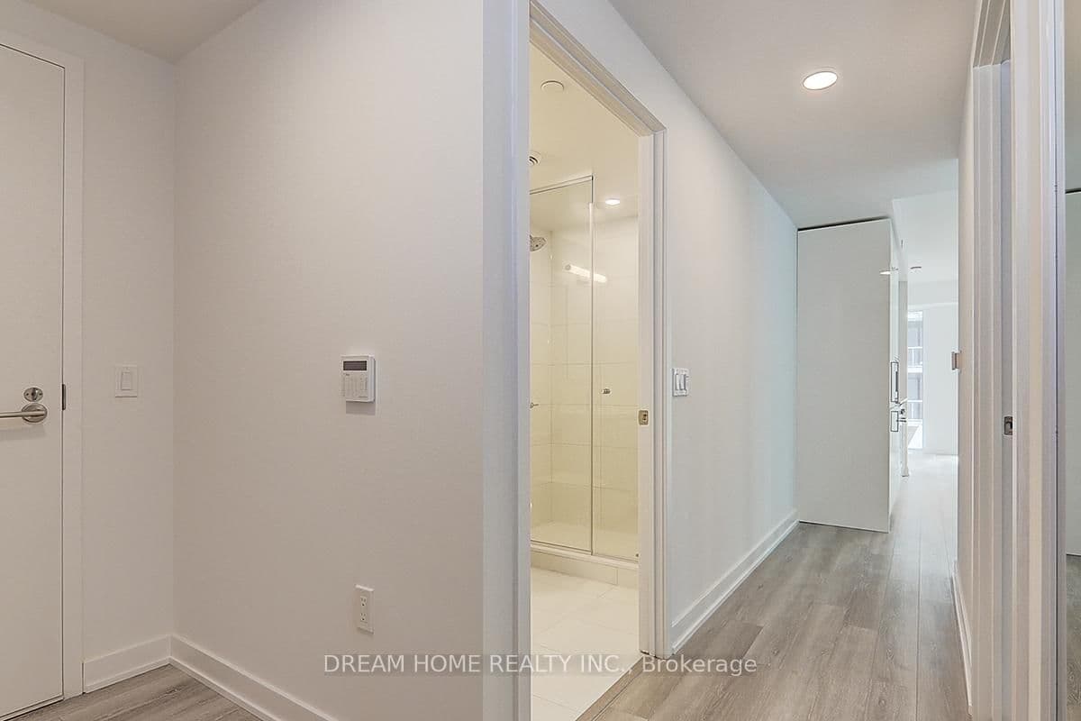 238 Simcoe Street, Unit 1608 thumbnail 6