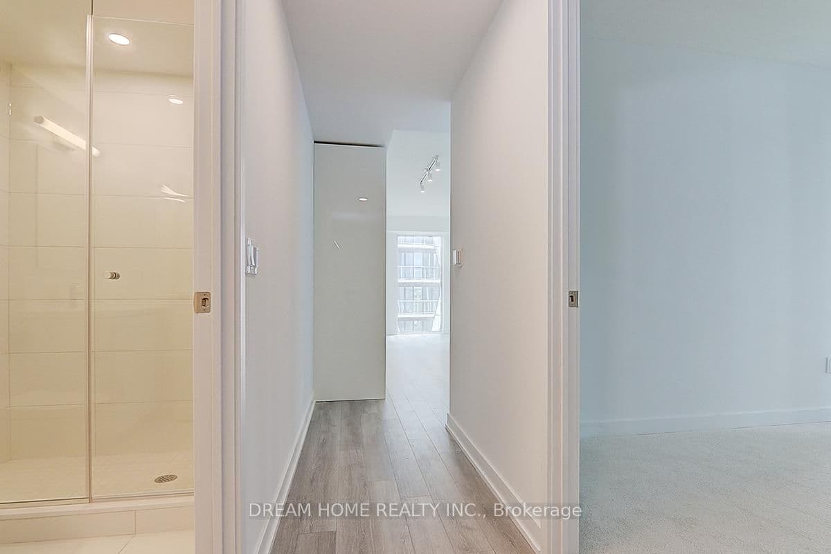 238 Simcoe Street, Unit 1608 thumbnail 8