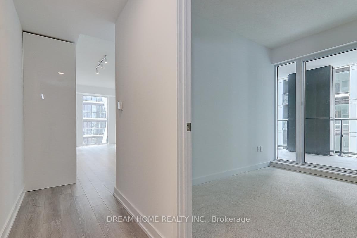 238 Simcoe Street, Unit 1608 thumbnail 9