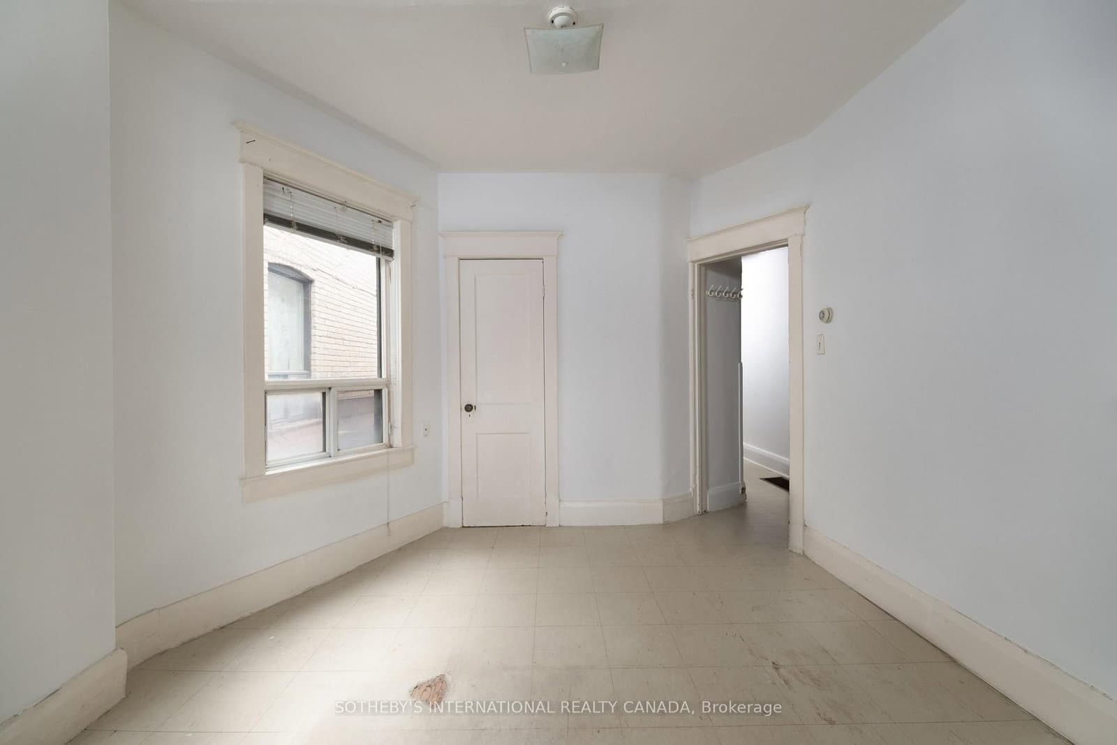 641 St Clair Avenue W thumbnail 12