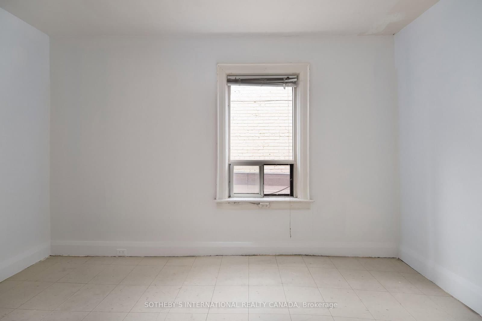 641 St Clair Avenue W thumbnail 14