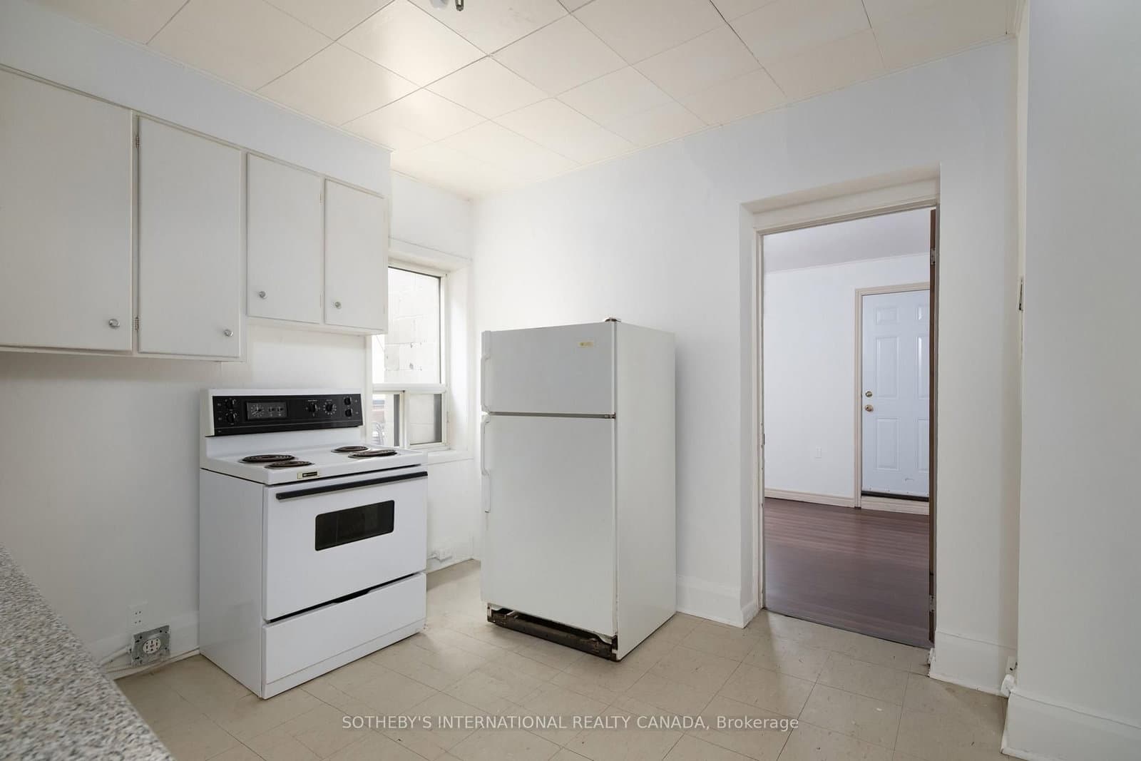 641 St Clair Avenue W thumbnail 16