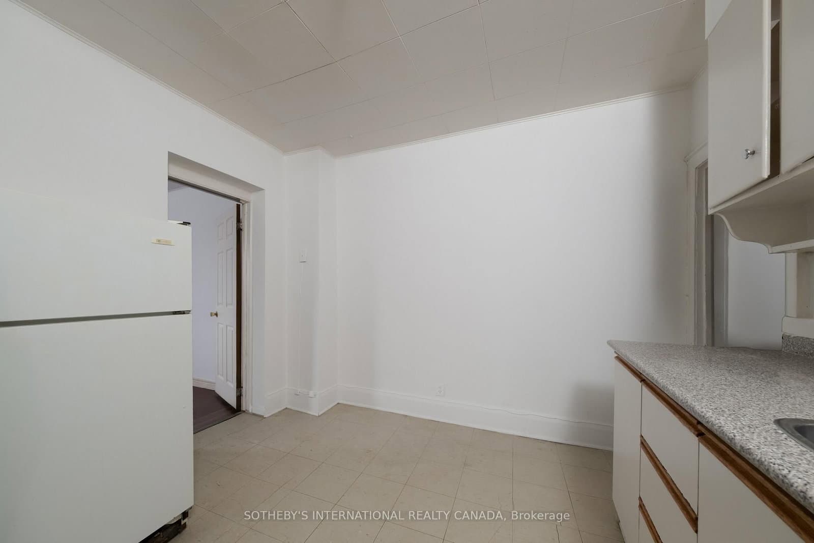 641 St Clair Avenue W thumbnail 17